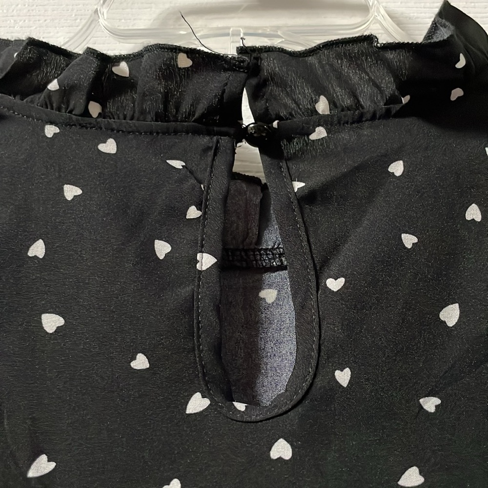 ❤️ 5/$25 - SHEIN Heart blouse - Sz L - Picture 4 of 6
